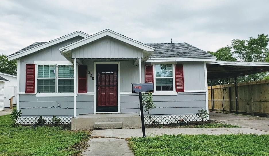 1st image of 320 W Avenue B