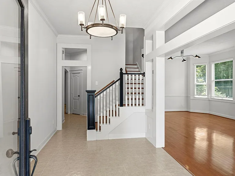 158 Lattice Gate St — Photo 2