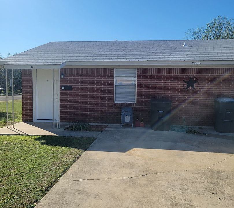 1st image of 2208B Poage Ave