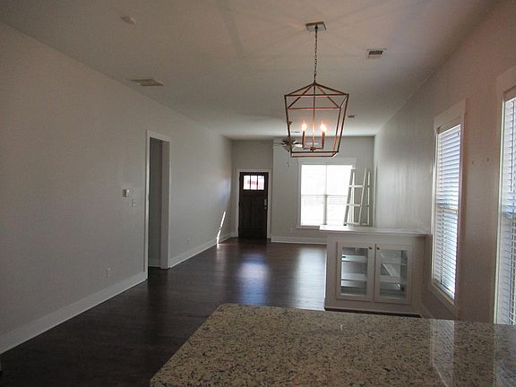 4th image of 7324 Lauren Ln