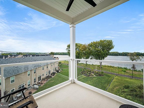 3rd image of 16442 River View Dr