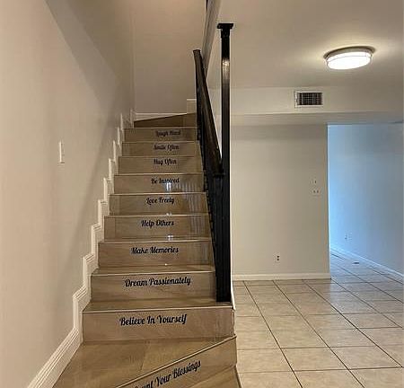 4th image of 11105 NW 37th St