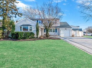 1019 Olympia Rd, Bellmore, NY 11710
