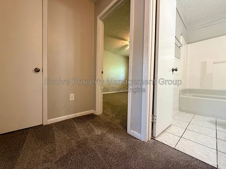 684 Hobbs Dr #O — Photo 8