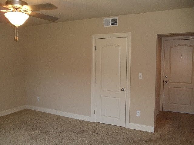 2nd image of 200 Grandview Ct #208