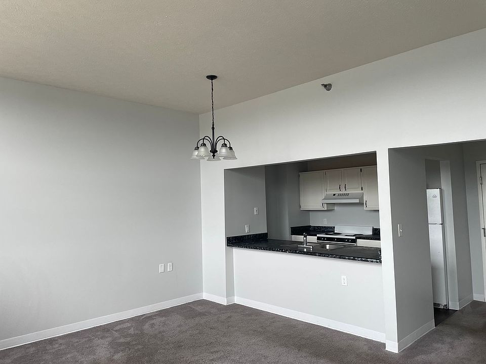 1st image of 59 Lincoln Way #703