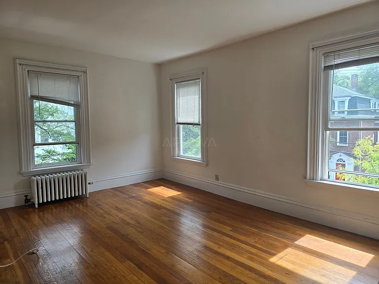 21 Forest St #6 — Photo 3