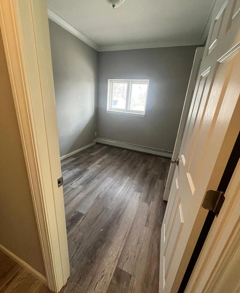 8251 Woodland Shore Dr — Photo 4