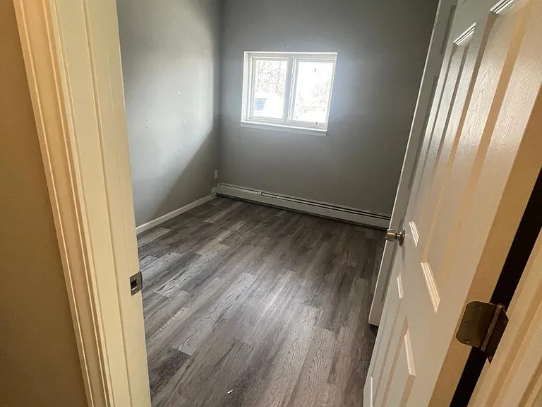 8251 Woodland Shore Dr — Photo 4