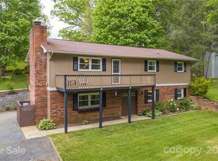 18 Rainbow Ridge Dr, Waynesville, NC 28786