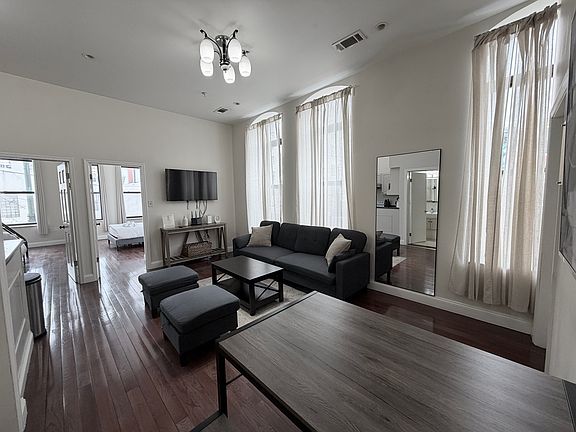 5th image of 217 N 11th St #401