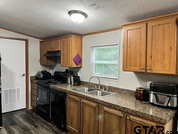 4th image of 325 County Road 4218