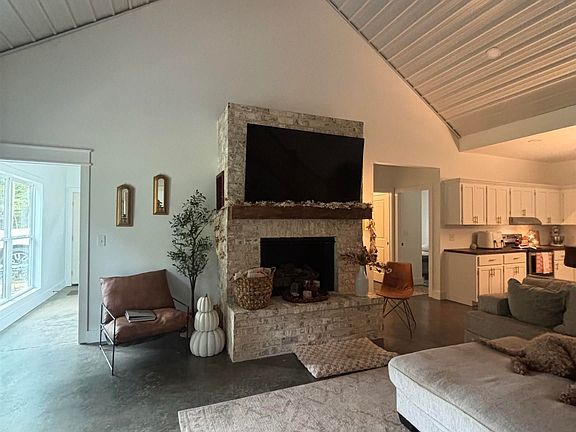 5th image of 98 Waterford Way