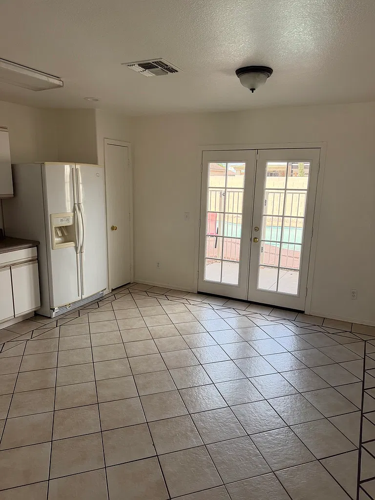4 bed, 1550 sqft, $2,495 — Photo 4