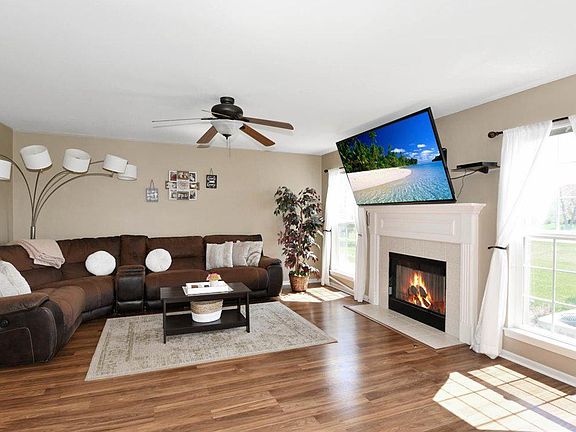 3rd image of 23911 W McMullin Cir