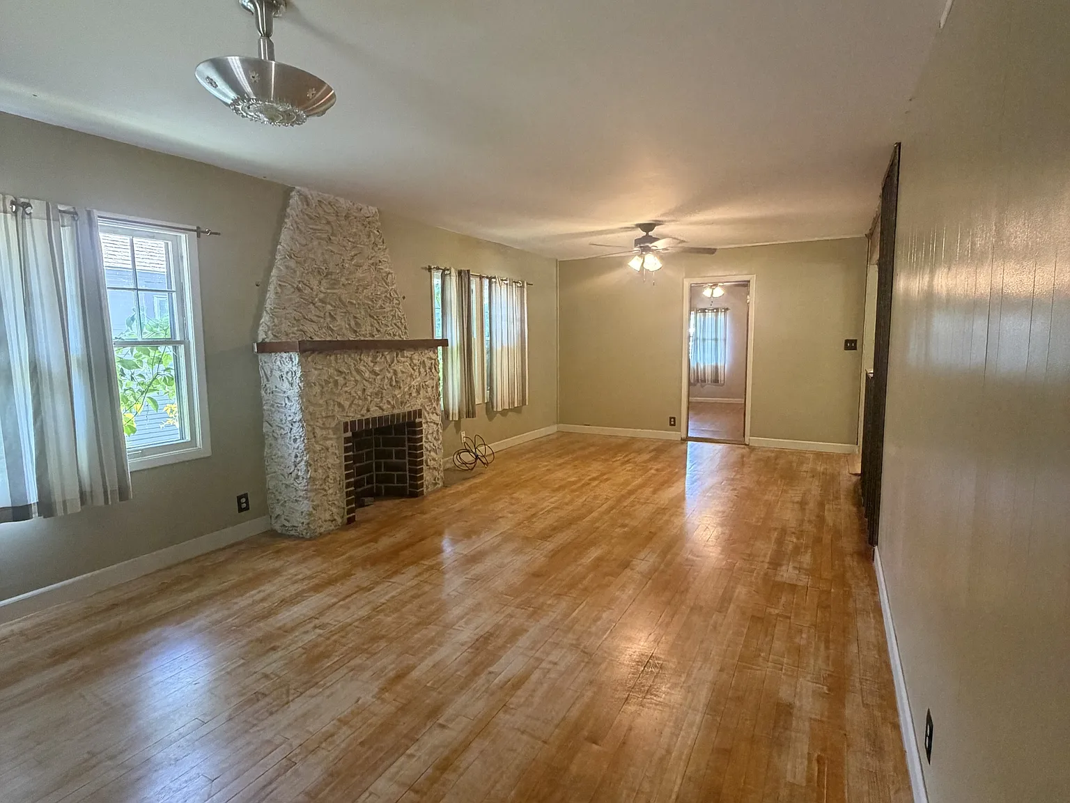 212 Alderson Avenue - 1 — Photo 3