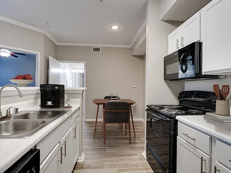Carmel Creekside — Photo 60