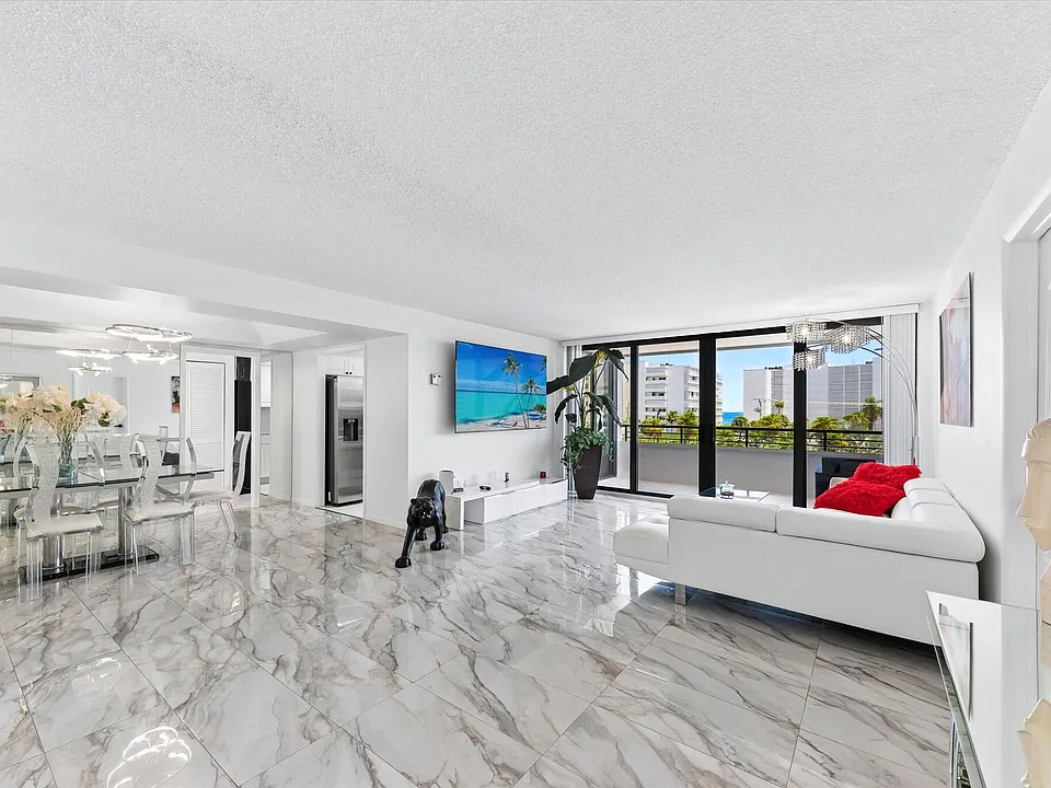3589 S Ocean Blvd #403