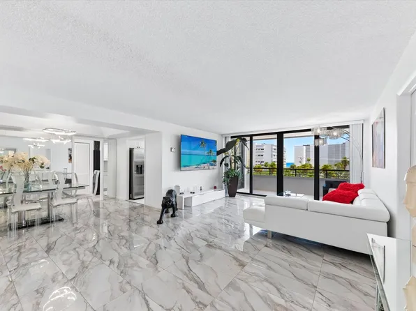 3589 S Ocean Blvd APT 403, South Palm Beach, FL 33480