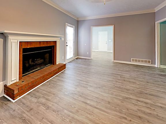 3rd image of 2810 Brookwest Dr SW