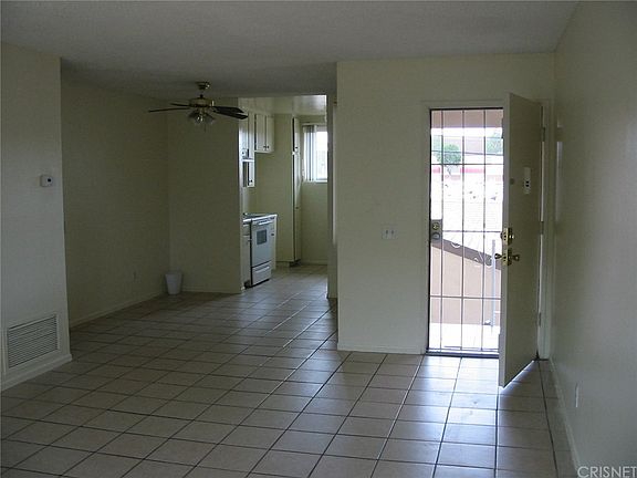 5th image of 22855 Vanowen St APT 4