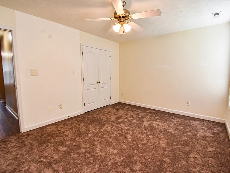 193 Wind Brook Ct — Photo 16