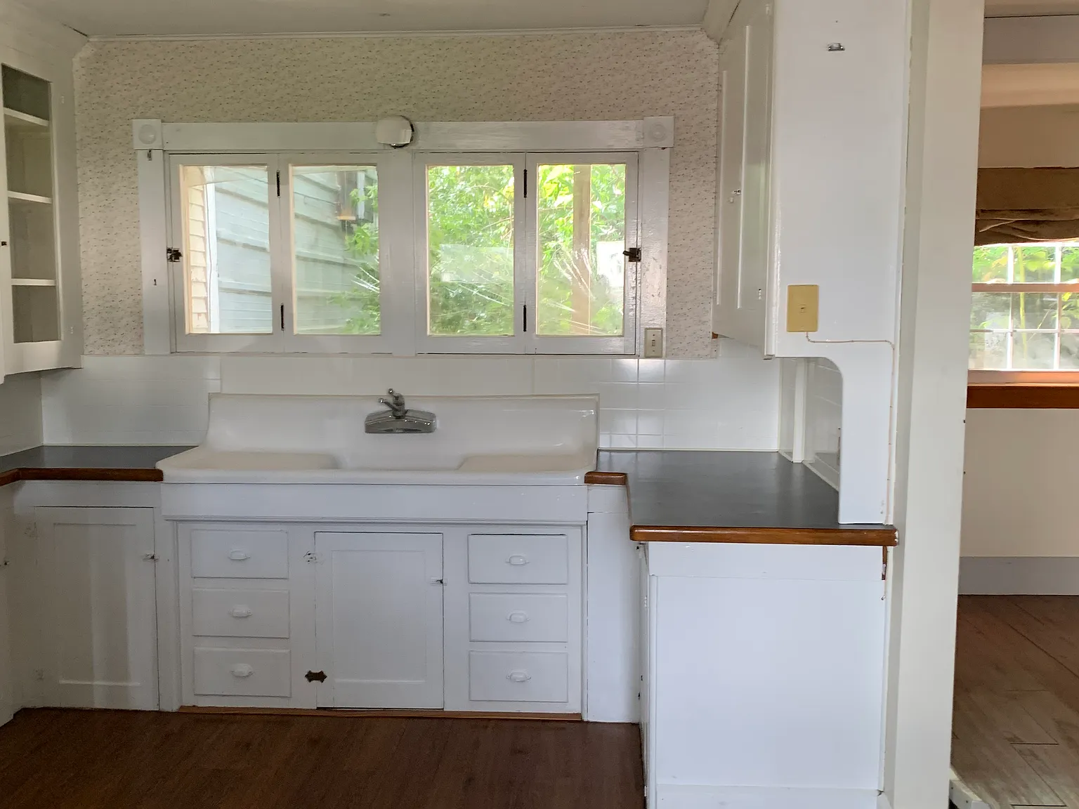 1 bed, $795 — Photo 1
