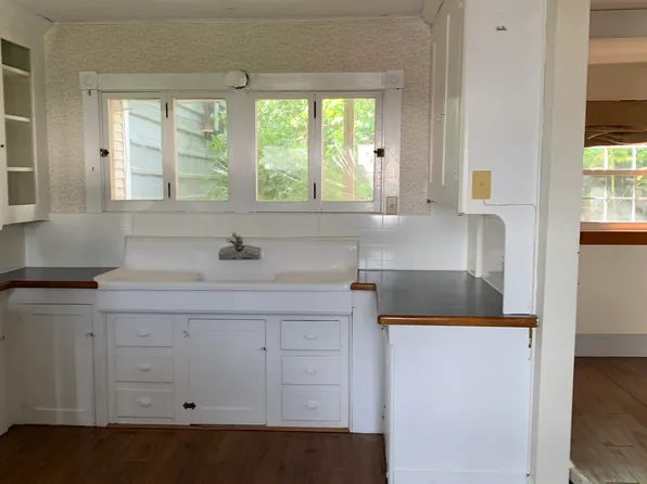 1721 Main St #A, Mapleton, ME 04757