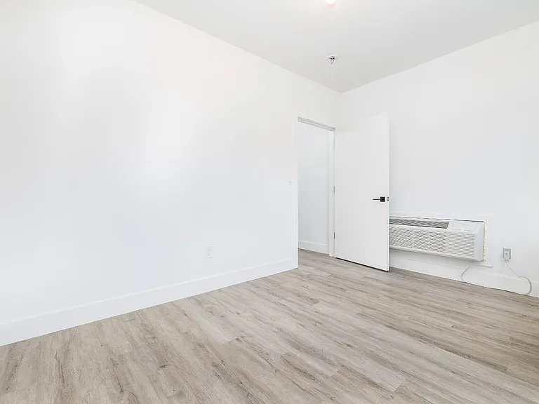 1260 Main St #204 — Photo 10