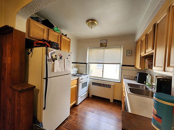 4th image of 2724 Digby Ave #1