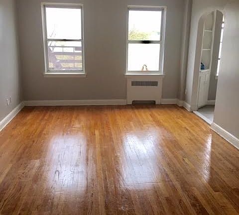 5th image of 297 Lincoln Ave APT 5A