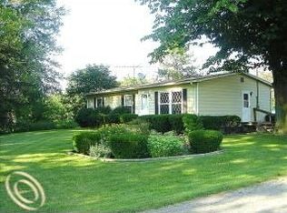 1510 Briggsville Rd, Fowlerville, MI 48836