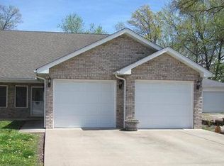 805 N Washington St #B, Marion, IL 62959