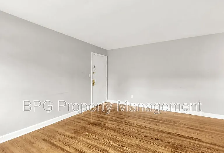 5721 11th St N #7 — Photo 5