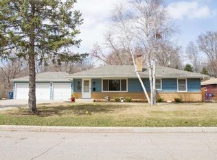 4608 Nord Dr, Bloomington, MN 55437