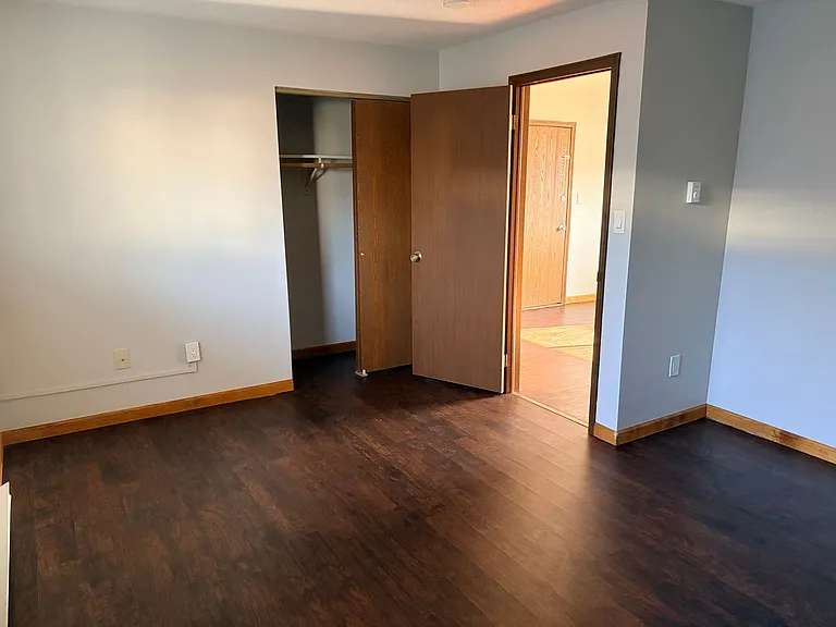427 E Main St — Photo 3