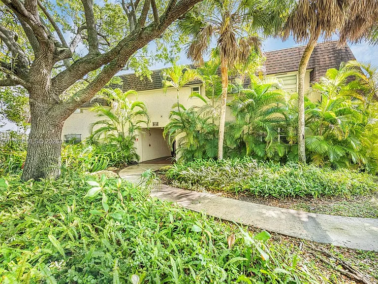 9107 SW 137th Ter #1-4 — Photo 1