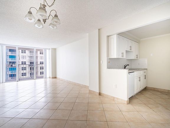 4th image of 111 Briny Avenue #1805
