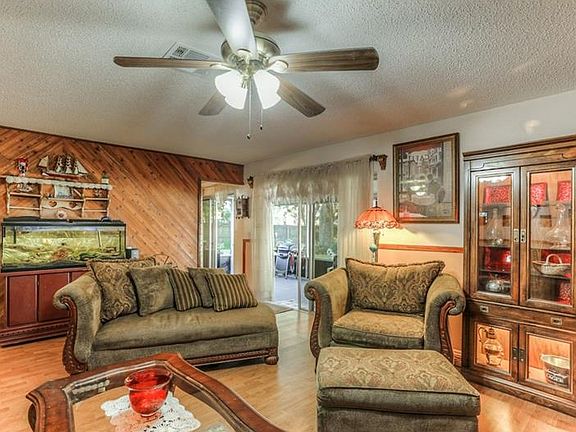 3rd image of 7616 N Sanibel Cir