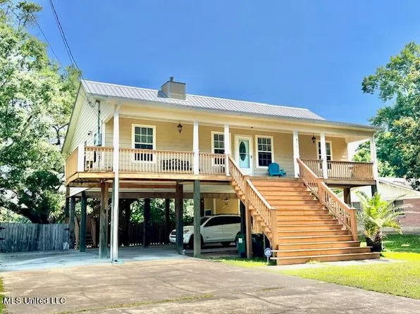 611 Herrick Ave, Pascagoula, MS 39567