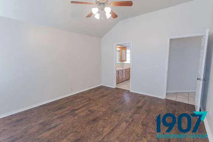 501 Madeline Ln — Photo 25