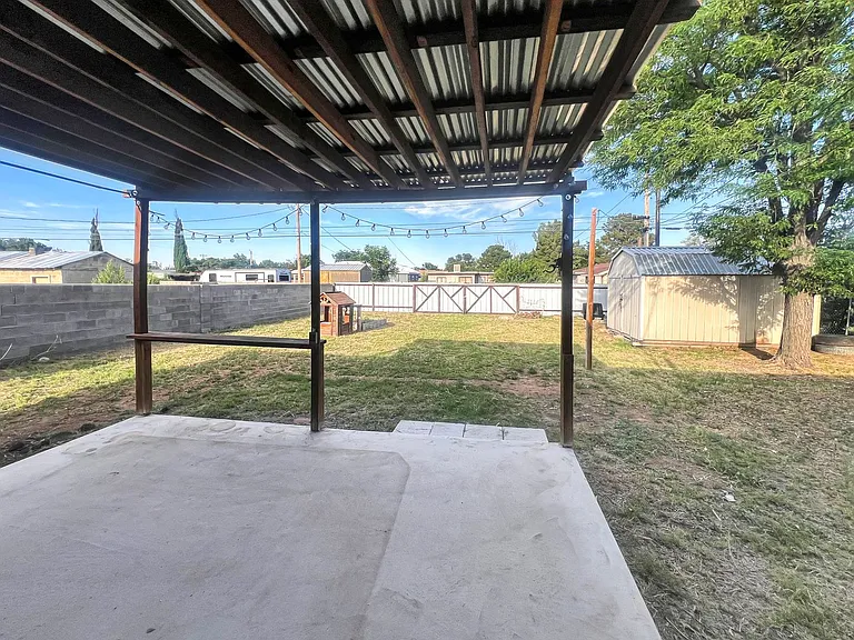 1736 N Penasco Dr — Photo 10