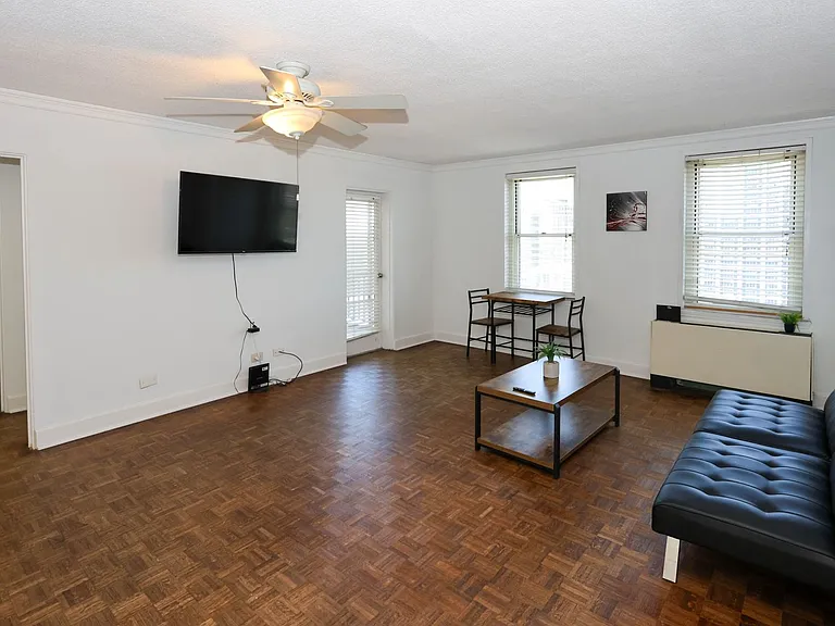 300 Peachtree St NE #23C — Photo 8