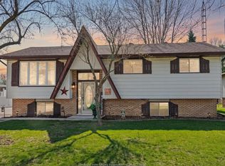 128 Hill St, Kingsville, ON N0R1B0