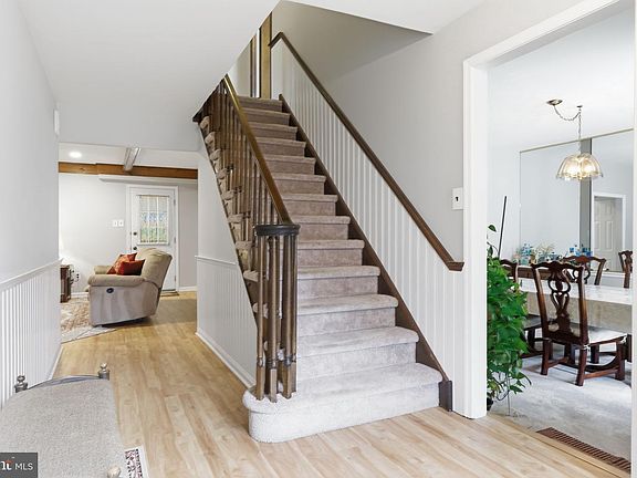 5th image of 103 Raleigh Way