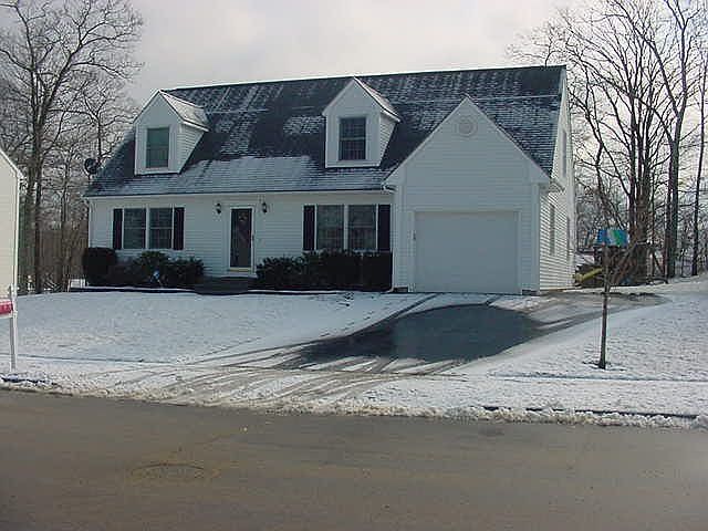 Immaculate 4 BR, 2 BA Cape!