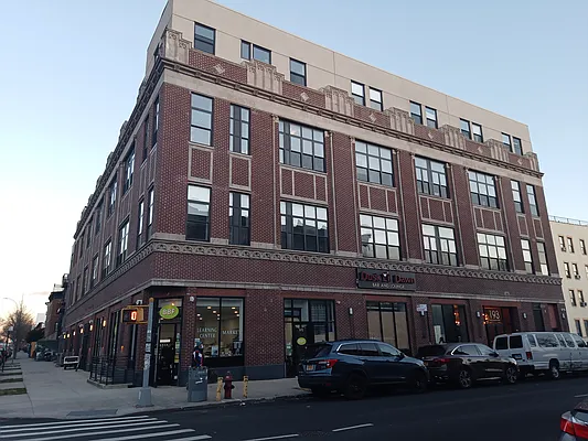 Rented by City Vista Inc | media 9