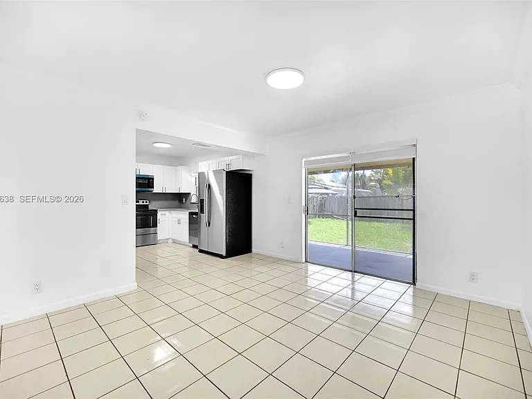304 SW 77th Ave — Photo 6