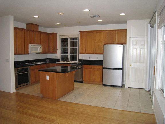 3rd image of 134 Gerbera St