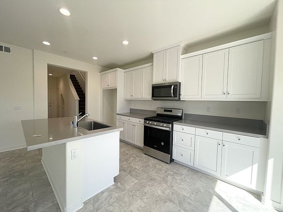 4th image of 27147 Canyon Rock Ct